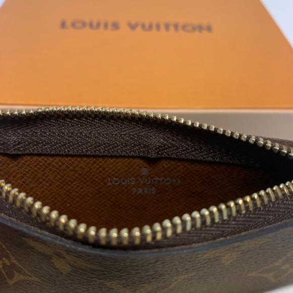 Louis Vuitton 4 Key Holder - Picture 2 of 4